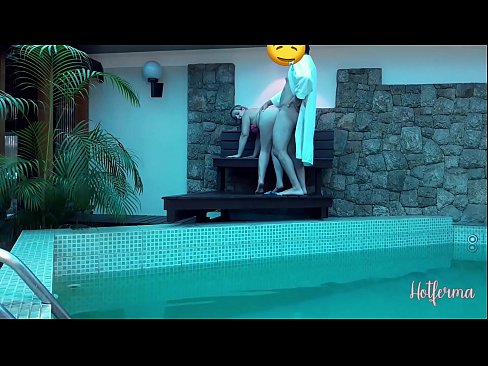❤️ O xefe invita a criada á piscina, pero non puido resistirse a un quente Porno de calidade en % gl.special-grasser.ru % ❤